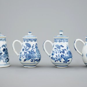 Un huilier et vinaigrier en porcelaine de Chine bleu et blanc d'export, Qianlong, 18ème — photo 7