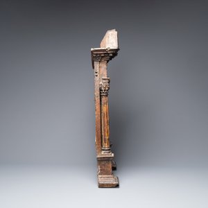 Un important retable figurant la 'Descente de croix' en bois sculpté et terre cuite polychromé, Italie, 1ère moitié du 16ème — photo 4