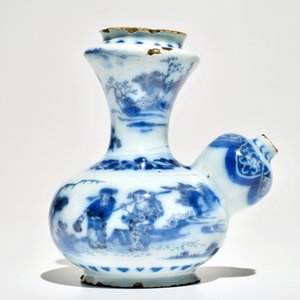 Un kendi en faïence de Delft bleu et blanc, 2ème moitié du 17ème — photo 2