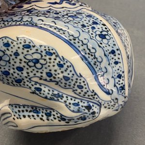 Un kendi en forme de grenouille en porcelaine de Chine en bleu et blanc à monture en argent, Wanli — photo 15