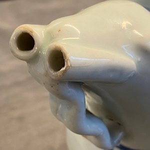 Un kendi en forme d'éléphant en porcelaine de Chine en bleu et blanc, Wanli — photo 13