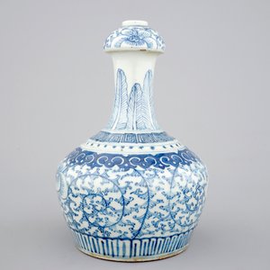 Un kendi en porcelaine de Chine bleu et blanc pour le marché indonésien, 19ème — photo 5