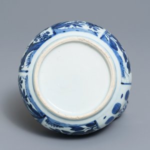 Un kendi en porcelaine de Chine bleu et blanc, Wanli — photo 6