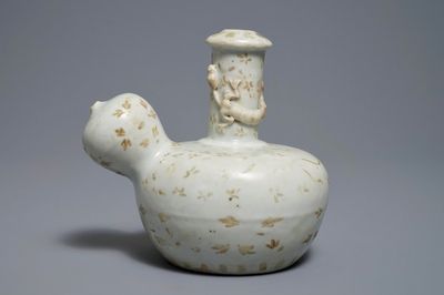 Un kendi en porcelaine de Chine dit 'de Swatow', Ming