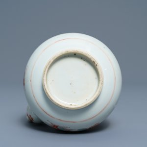 Un kendi en porcelaine de Chine surdécoré aux Pays-Bas dans le style Kakiemon, Qianlong — photo 6