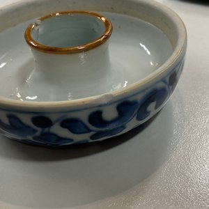 Un lave-pinceaux en deux pièces en porcelaine de Chine en bleu et blanc, Kangxi — photo 8