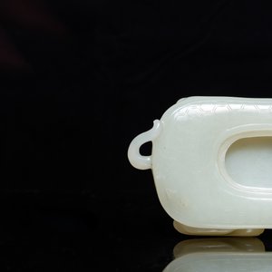 Un lave-pinceaux en forme de tortue en jade céladon pâle, Chine, 18/19ème — photo 11