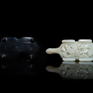 Un lave-pinceaux en forme de tortue en jade céladon pâle, Chine, 18/19ème — photo 7