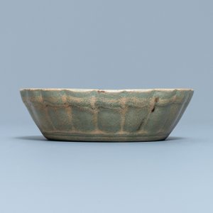 Un lave-pinceaux en porcelaine de Chine céladon de Longquan, Yuan — photo 3