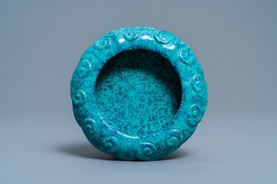 Un lave-pinceaux en porcelaine de Chine 'robin's egg', marque en creux, 19ème