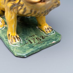 Un 'Lion de Brabant' en faïence polychrome de Bruxelles, daté 1788 — photo 9