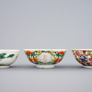 Un lot de 10 bols en porcelaine de Chine famille rose et Bencharong, 19/20ème — photo 9