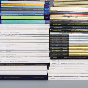 Un lot de 132 catalogues de ventes d'arts d'Asie, la plupart de Sotheby's dont un nombre d'importants — photo 3