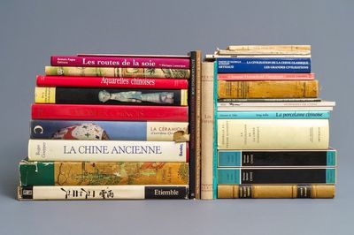 Un lot de 28 livres sur l'art chinois, la plupart en français