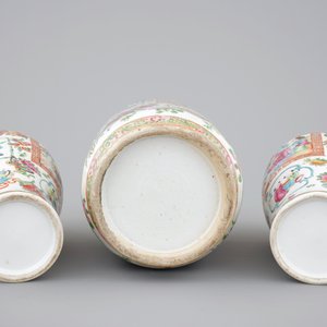 Un lot de 3 vases et 3 bols en porcelaine de Canton famille rose, 19ème — photo 7