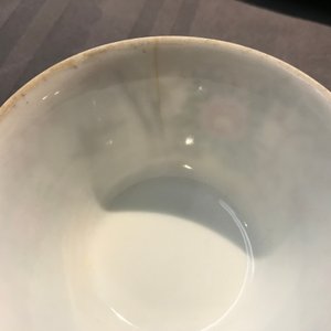 Un lot de 33 tasses et 27 soucoupes en porcelaine de Chine famille rose, Yongzheng/Qianlong — photo 31