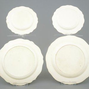 Un lot de 4 assiettes en creamware d'Angleterre, Leeds et Wedgewood, 18ème — photo 2