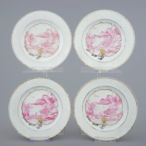 Un lot de 4 assiettes en porcelaine de Chine aux décors de paysage sur fond bianco sopra bianco, Qianlong, 18ème — photo 1