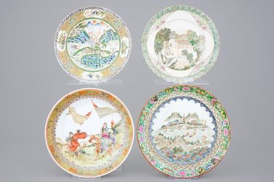 Un lot de 4 assiettes en porcelaine de Chine famille rose, 19ème