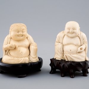 Un lot de 4 figures en ivoire sculpté, Chine, fin du 19ème vers début du 20ème — photo 2