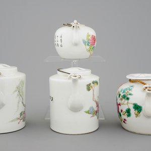 Un lot de 4 théières en porcelaine de Chine famille rose, 19/20ème — photo 5