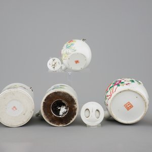 Un lot de 4 théières en porcelaine de Chine famille rose, 19/20ème — photo 7