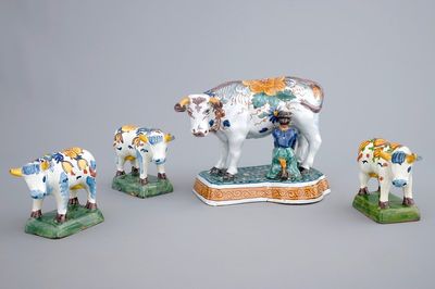 Un lot de 4 vaches en faïence polychrome de Delft, 19ème