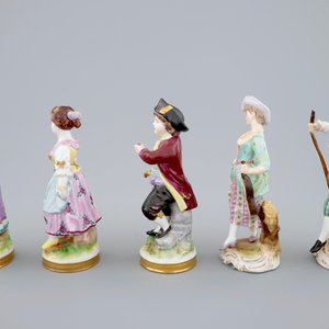 Un lot de 5 figures en porcelaine, France ou Allemagne, 19/20ème — photo 3