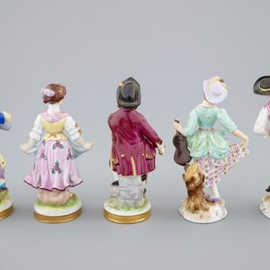 Un lot de 5 figures en porcelaine, France ou Allemagne, 19/20ème — photo 4
