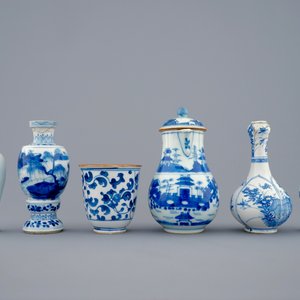 Un lot de 6 pièces en porcelaine de Chine bleu et blanc, Kangxi — photo 2