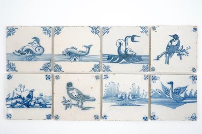 Un lot de 8 carreaux en faïence de Delft bleu et blanc, 18ème