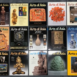 Un lot de catalogues sur l'art chinois d'Eskenazi, Spink & Son, Sotheby's et autres et 33 magazines Arts of Asia — photo 11