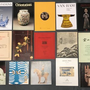 Un lot de catalogues sur l'art chinois d'Eskenazi, Spink & Son, Sotheby's et autres et 33 magazines Arts of Asia — photo 10