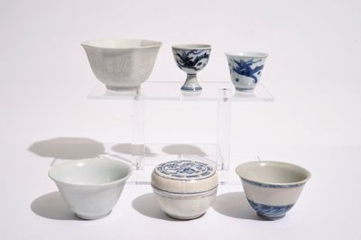 Un lot de porcelaines des épaves Hatcher Cargo et Hoi An Hoard, époque Transition et avant