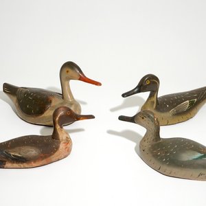 Un lot de quatre canards appelants en bois peint, 19ème — photo 1