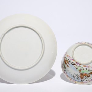 Un lot de six tasses et soucoupes en porcelaine de Chine famille rose de style Meissen, Qianlong — photo 3