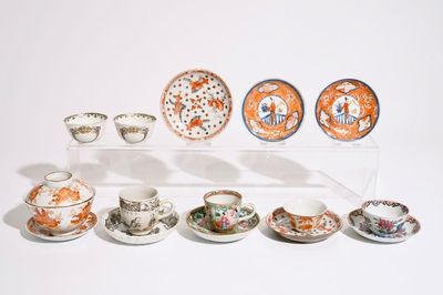 Un lot varié de tasses et soucoupes en porcelaine de Chine famille rose et rouge de fer, 18/19ème