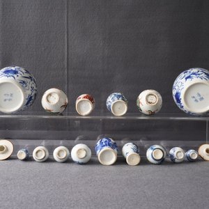 Un lot varié de vases miniatures en porcelaine de Chine, Kangxi et après — photo 17