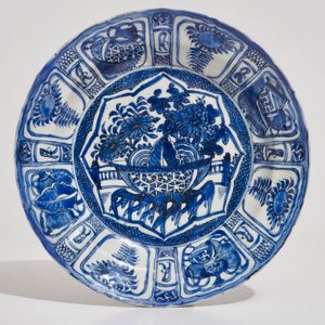 Un lot varié en porcelaine de Chine bleu et blanc et famille rose, Wanli, Kangxi et après — photo 2