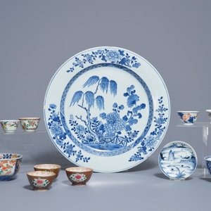 Un lot varié en porcelaine de Chine bleu et blanc, famille rose et verte, 18ème — photo 1