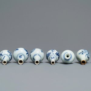 Un lot varié en porcelaine de Chine bleu et blanc, Kangxi — photo 11