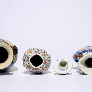 Un lot varié en porcelaine de Chine famille rose, bleu et blanc et de style Imari, 18/19ème — photo 8