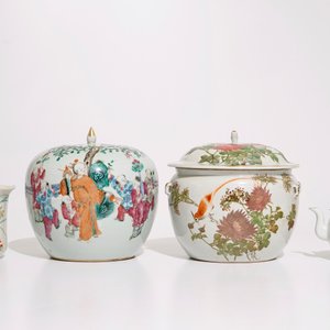 Un lot varié en porcelaine de Chine famille rose et qianjiang cai, 19/20ème — photo 2