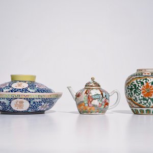 Un lot varié en porcelaine de Chine famille rose, verte et monochrome, 19/20ème — photo 10
