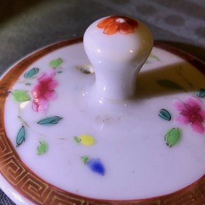 Un lot varié en porcelaine de Chine famille rose, Yongzheng/Qianlong — photo 18