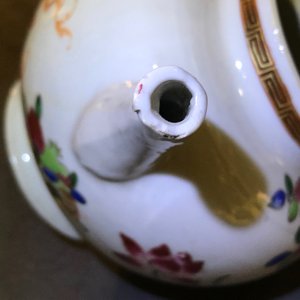 Un lot varié en porcelaine de Chine famille rose, Yongzheng/Qianlong — photo 19