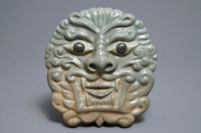 Un masque en porcelaine céladon, Corée, Goryeo ou après
