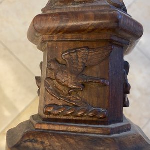 Un mât de bateau en acajou orné de rinceaux de chêne, France ou Italie, 18ème — photo 29