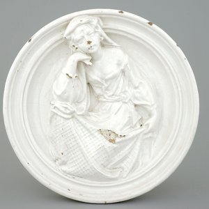 Un médaillon en relief italien d'après Della Robbia, 17ème — photo 1