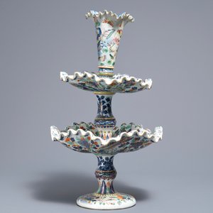 Un milieu-de-table épergne en porcelaine de Chine famille rose, 19ème — photo 3